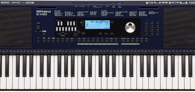 Teclado arranjador Roland Digital ARRA E X30 com múltiplas funções e teclas sensíveis ao toque.